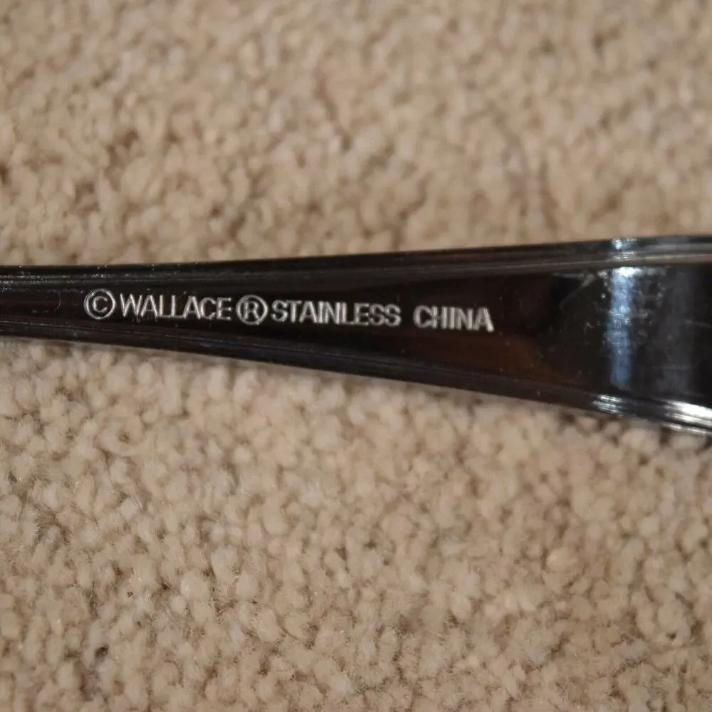 Wallace Stainless Flatware Arlington Dinner Knife 9 5/8 inches